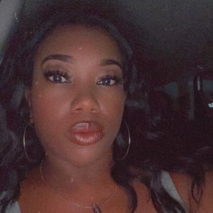 Meet your Posher, Nikki